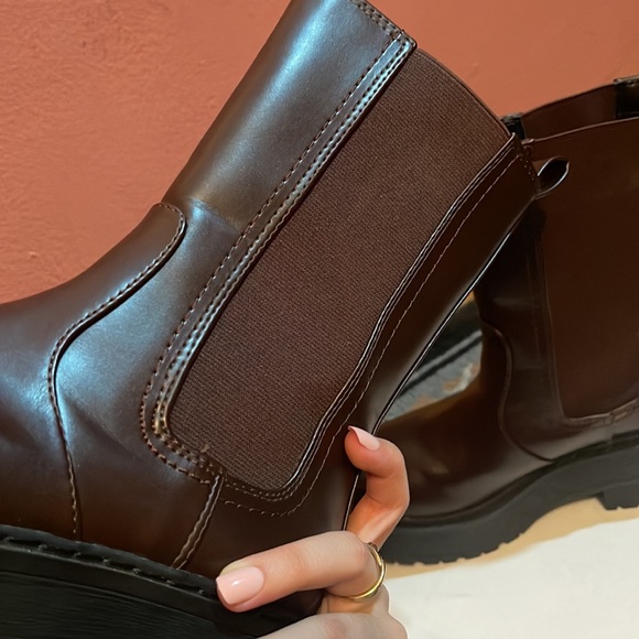 Leather brown lug sole platform boots - Picture 5 of 8